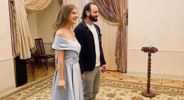 Бывшая жена Авербуха призналась, что не поздравила его со свадьбой со звездой кино Арзамасовой