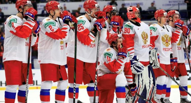 В Канаде призвали выгнать из спорта российских хоккеистов после инцидента в самолете