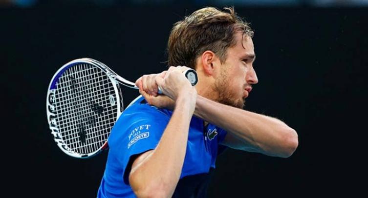 Медведева оштрафовали на 12 тысяч долларов за срыв на судью Australian Open