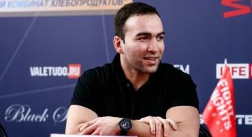 Гаджиев прокомментировал победу Емельяненко в бою с Монсоном