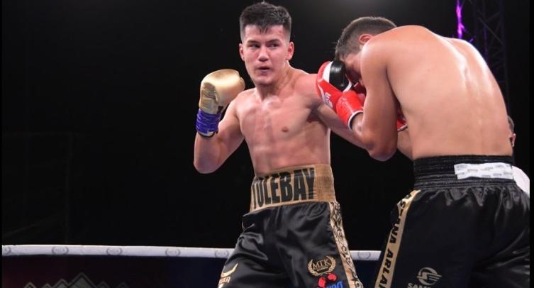 21-летний боксер из Казахстана сразится за пояс чемпиона мира