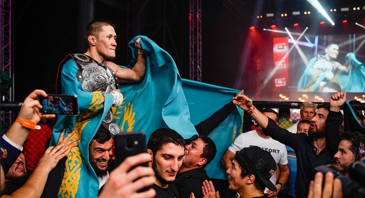 Букмекеры определили фаворита в поединке казахстанского бойца в UFC