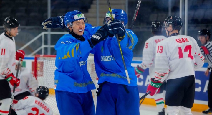 Молодежная сборная Казахстана одержала первую победу на ЧМ