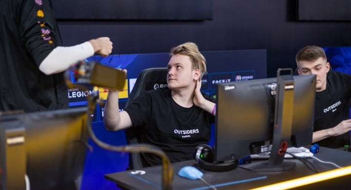 Команда казахстанского тренера вышла в плей-офф IEM Katowice