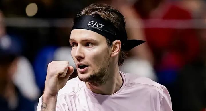 Казахстанец Бублик вошел в топ-5 фаворитов «Мастерса» в Париже