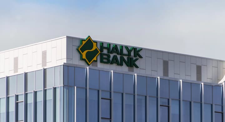 В Казахстане банки могут отказать в кредите, если человек делает ставки